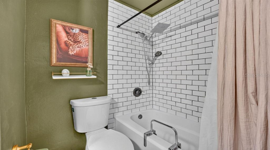 Orlando, Florida 32825, 3 Bedroom Bedrooms, ,2 Bathroombathrooms,Residential,For Sale,Glassborough,0,Mfrs5156332