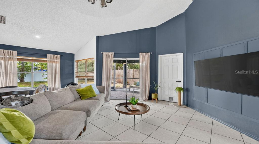 Orlando, Florida 32825, 3 Bedroom Bedrooms, ,2 Bathroombathrooms,Residential,For Sale,Glassborough,0,Mfrs5156332