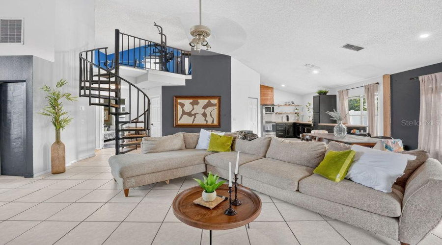 Orlando, Florida 32825, 3 Bedroom Bedrooms, ,2 Bathroombathrooms,Residential,For Sale,Glassborough,0,Mfrs5156332