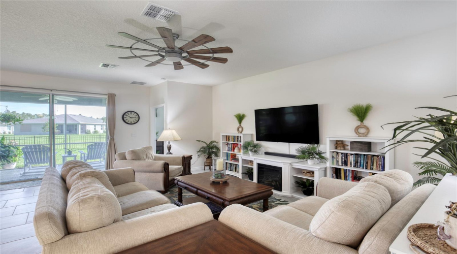 Ormond Beach, Florida 32174, 3 Bedroom Bedrooms, ,2 Bathroombathrooms,Residential,For Sale,Fox Lair,0,Mfrfc320332