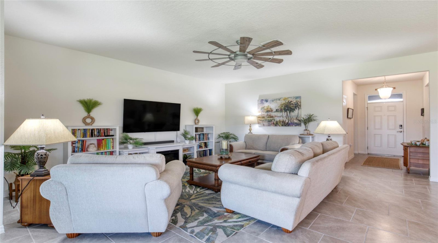 Ormond Beach, Florida 32174, 3 Bedroom Bedrooms, ,2 Bathroombathrooms,Residential,For Sale,Fox Lair,0,Mfrfc320332