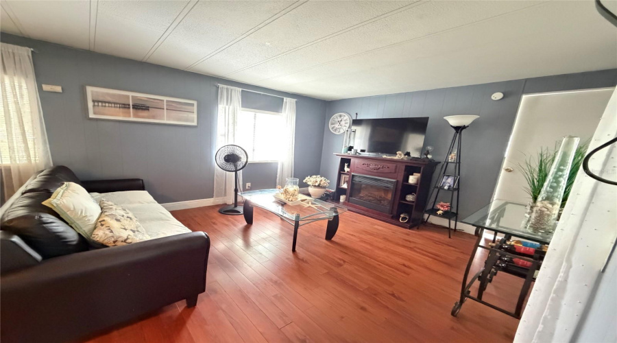 Orlando, Florida 32810, 2 Bedroom Bedrooms, ,1 Bathroombathrooms,Residential,For Sale,Denise Ave,0,Mfro6436568