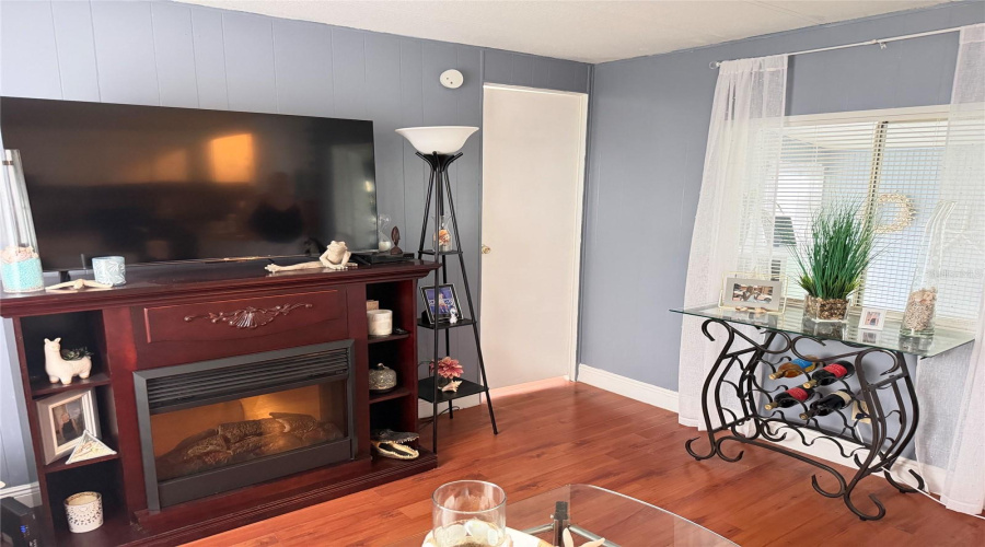 Orlando, Florida 32810, 2 Bedroom Bedrooms, ,1 Bathroombathrooms,Residential,For Sale,Denise Ave,0,Mfro6436568