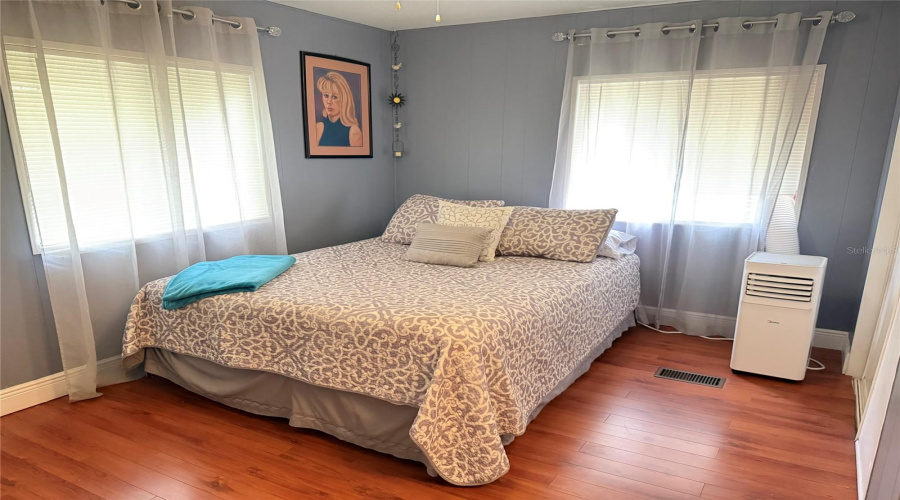 Orlando, Florida 32810, 2 Bedroom Bedrooms, ,1 Bathroombathrooms,Residential,For Sale,Denise Ave,0,Mfro6436568