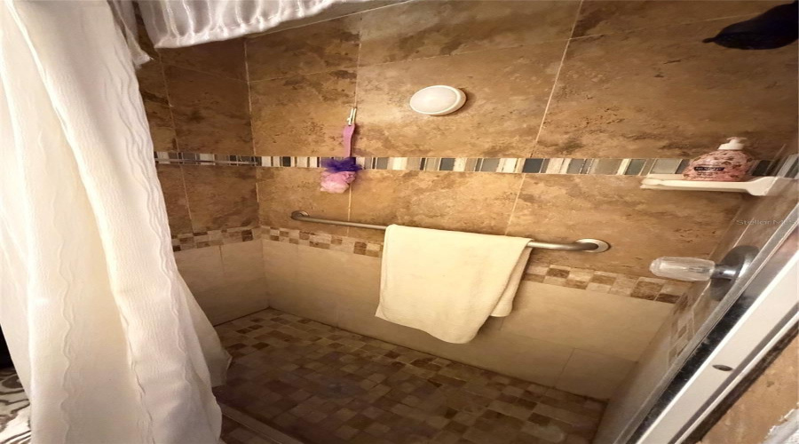Orlando, Florida 32810, 2 Bedroom Bedrooms, ,1 Bathroombathrooms,Residential,For Sale,Denise Ave,0,Mfro6436568