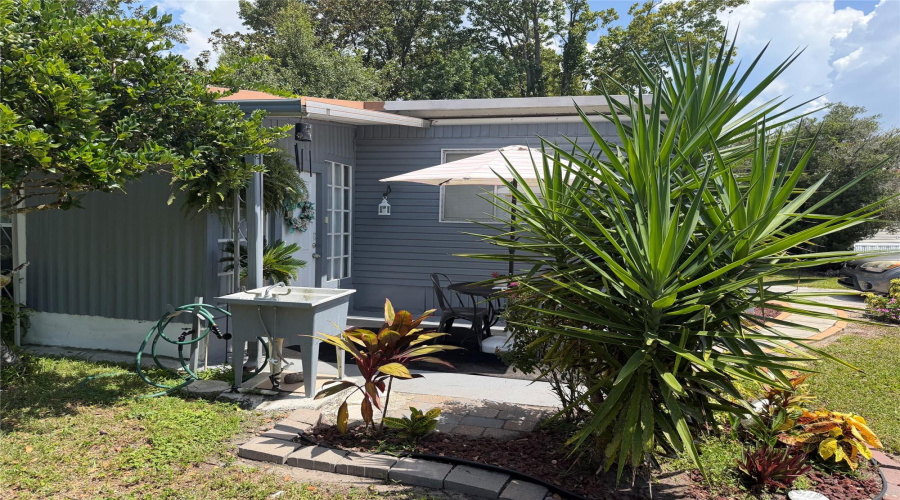 Orlando, Florida 32810, 2 Bedroom Bedrooms, ,1 Bathroombathrooms,Residential,For Sale,Denise Ave,0,Mfro6436568