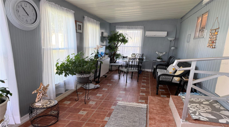 Orlando, Florida 32810, 2 Bedroom Bedrooms, ,1 Bathroombathrooms,Residential,For Sale,Denise Ave,0,Mfro6436568