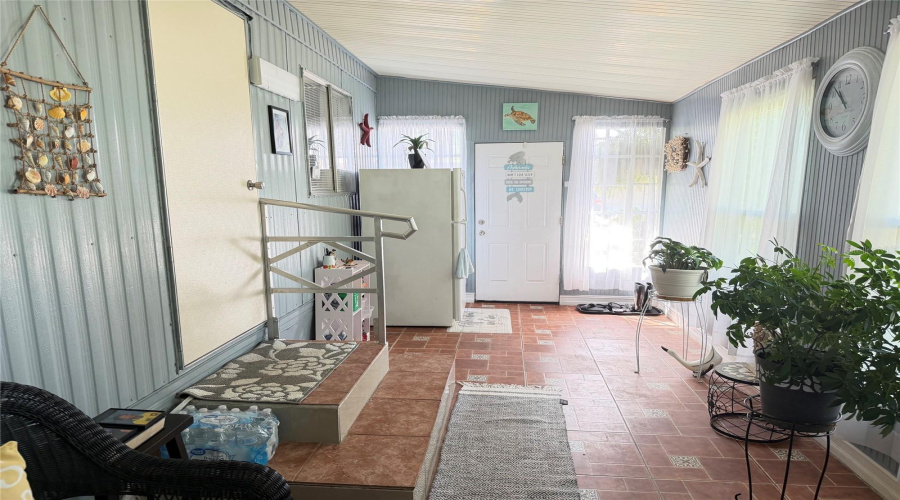 Orlando, Florida 32810, 2 Bedroom Bedrooms, ,1 Bathroombathrooms,Residential,For Sale,Denise Ave,0,Mfro6436568