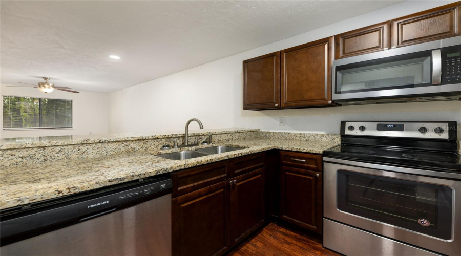 Gainesville, Florida 32601, 2 Bedroom Bedrooms, ,2 Bathroombathrooms,Residential,For Sale,16Th,0,Mfrgc543015