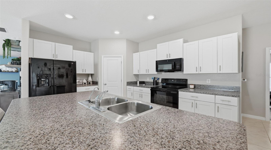 Zephyrhills, Florida 33540, 4 Bedroom Bedrooms, ,2 Bathroombathrooms,Residential,For Sale,Harvest Creek,0,Mfrtb8539521