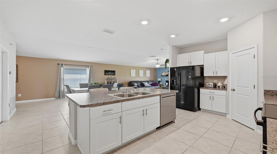 Zephyrhills, Florida 33540, 4 Bedroom Bedrooms, ,2 Bathroombathrooms,Residential,For Sale,Harvest Creek,0,Mfrtb8539521