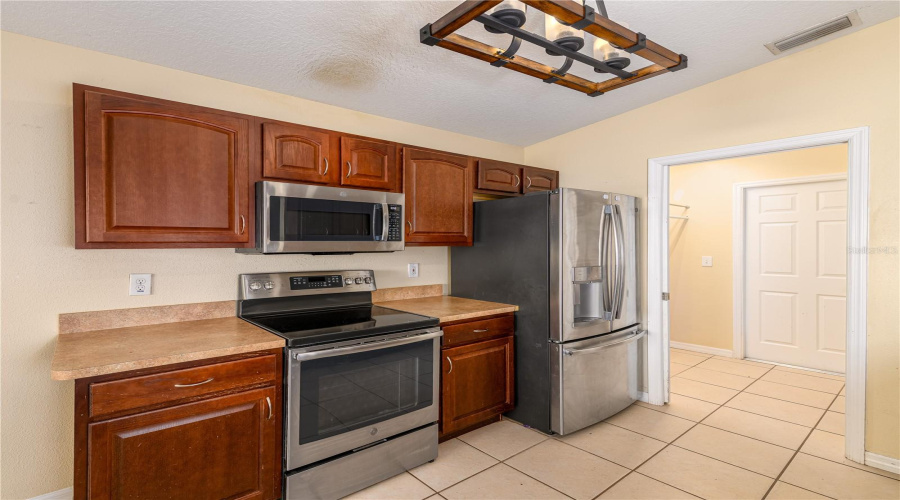 Dade City, Florida 33523, 3 Bedroom Bedrooms, ,2 Bathroombathrooms,Residential,For Sale,Highland Bluff,0,Mfrtb8542377