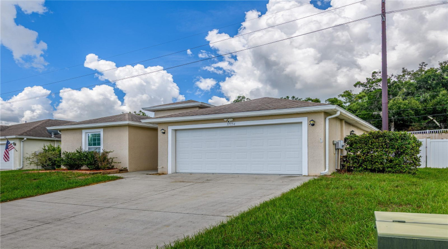 Dade City, Florida 33523, 3 Bedroom Bedrooms, ,2 Bathroombathrooms,Residential,For Sale,Highland Bluff,0,Mfrtb8542377