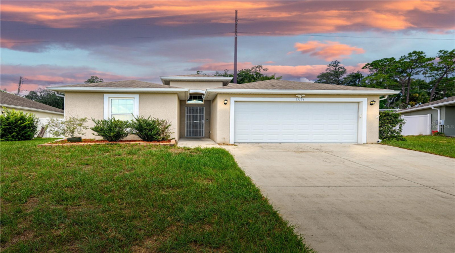 Dade City, Florida 33523, 3 Bedroom Bedrooms, ,2 Bathroombathrooms,Residential,For Sale,Highland Bluff,0,Mfrtb8542377
