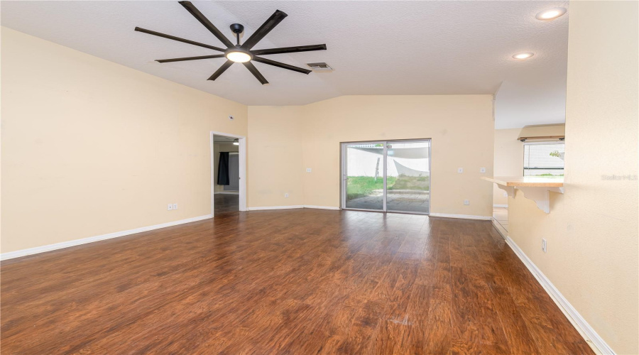Dade City, Florida 33523, 3 Bedroom Bedrooms, ,2 Bathroombathrooms,Residential,For Sale,Highland Bluff,0,Mfrtb8542377