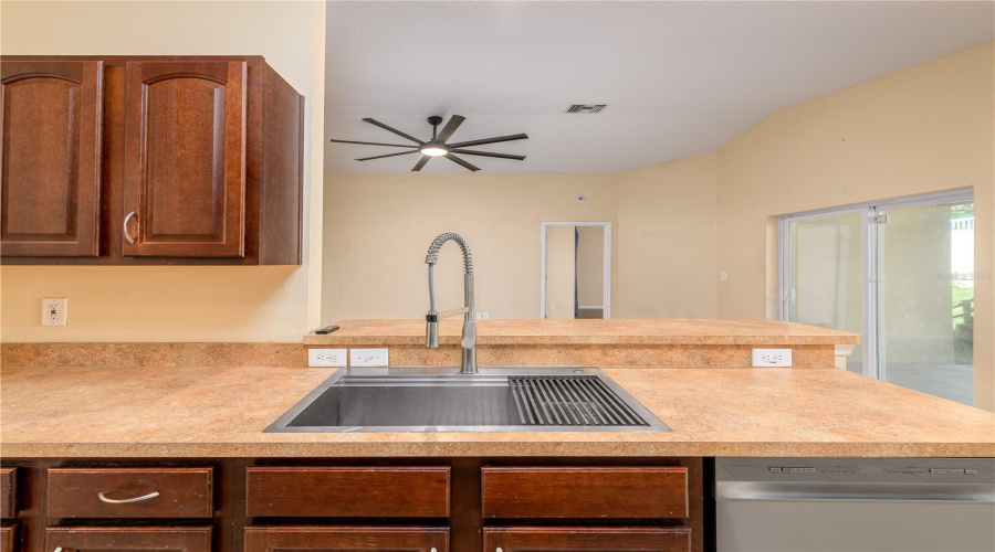Dade City, Florida 33523, 3 Bedroom Bedrooms, ,2 Bathroombathrooms,Residential,For Sale,Highland Bluff,0,Mfrtb8542377
