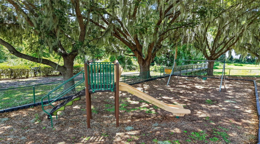 Eustis, Florida 32726, 3 Bedroom Bedrooms, ,2 Bathroombathrooms,Residential,For Sale,Indian,0,Mfrg5116981