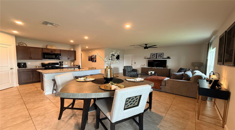 Haines City, Florida 33844, 4 Bedroom Bedrooms, ,2 Bathroombathrooms,Residential,For Sale,Lexington,0,Mfrs5156195