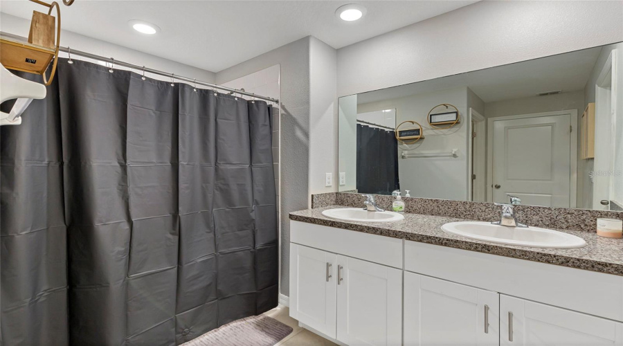 Ruskin, Florida 33570, 3 Bedroom Bedrooms, ,2 Bathroombathrooms,Residential,For Sale,Fred Ives,0,Mfra4704044