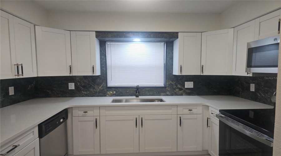 Tampa, Florida 33614, 4 Bedroom Bedrooms, ,2 Bathroombathrooms,Residential,For Sale,Manhattan,0,Mfrtb8542111