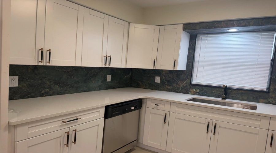Tampa, Florida 33614, 4 Bedroom Bedrooms, ,2 Bathroombathrooms,Residential,For Sale,Manhattan,0,Mfrtb8542111
