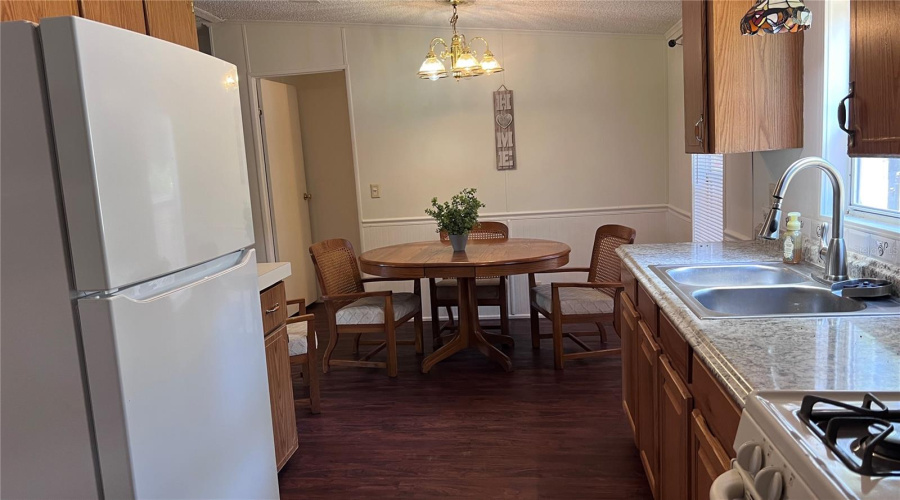 Oxford, Florida 34484, 3 Bedroom Bedrooms, ,2 Bathroombathrooms,Residential,For Sale,Hwy 466,0,Mfrg5116609
