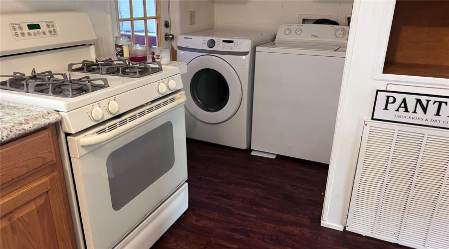 Oxford, Florida 34484, 3 Bedroom Bedrooms, ,2 Bathroombathrooms,Residential,For Sale,Hwy 466,0,Mfrg5116609