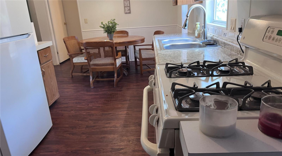 Oxford, Florida 34484, 3 Bedroom Bedrooms, ,2 Bathroombathrooms,Residential,For Sale,Hwy 466,0,Mfrg5116609