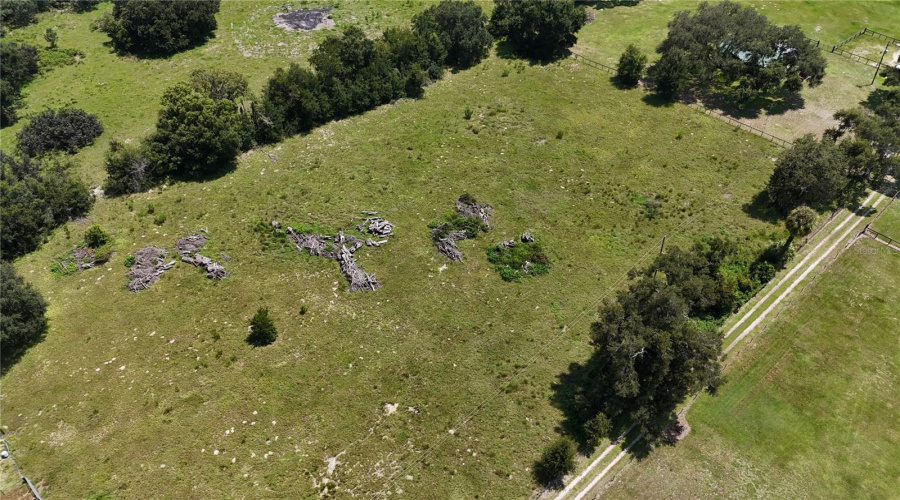 Oxford, Florida 34484, 3 Bedroom Bedrooms, ,2 Bathroombathrooms,Residential,For Sale,Hwy 466,0,Mfrg5116609