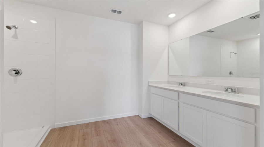Kissimmee, Florida 34744, 5 Bedroom Bedrooms, ,3 Bathroombathrooms,Residential,For Sale,Howard Mesa,0,Mfro6433432