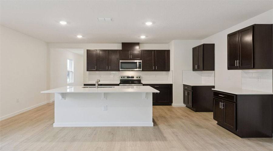 Kissimmee, Florida 34744, 3 Bedroom Bedrooms, ,2 Bathroombathrooms,Residential,For Sale,Kindle,0,Mfro6436465