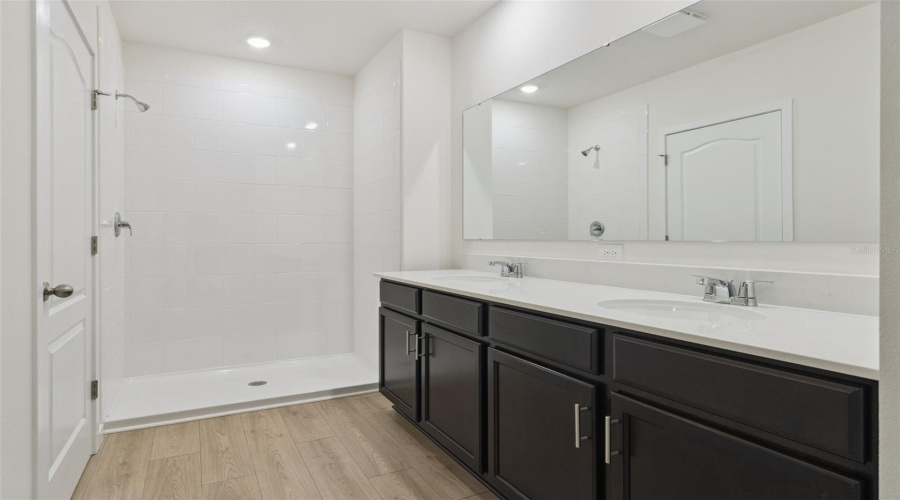 Kissimmee, Florida 34744, 3 Bedroom Bedrooms, ,2 Bathroombathrooms,Residential,For Sale,Kindle,0,Mfro6436465