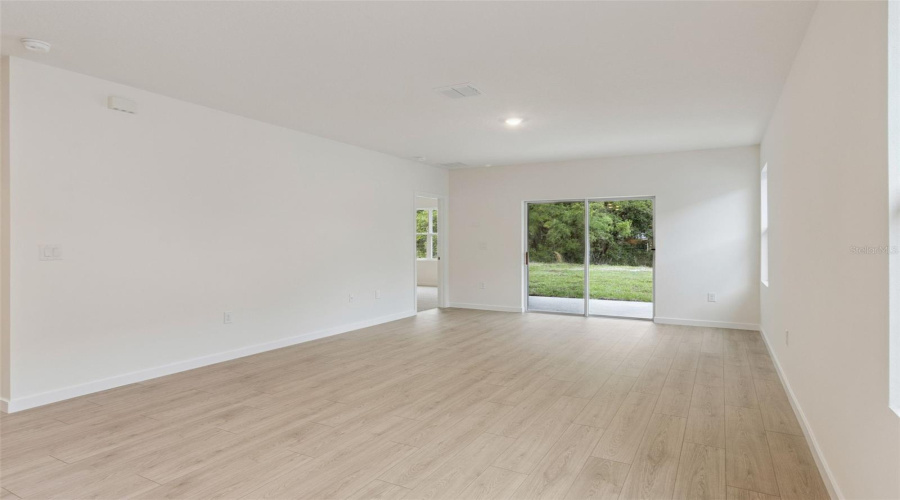 Kissimmee, Florida 34744, 3 Bedroom Bedrooms, ,2 Bathroombathrooms,Residential,For Sale,Kindle,0,Mfro6436465