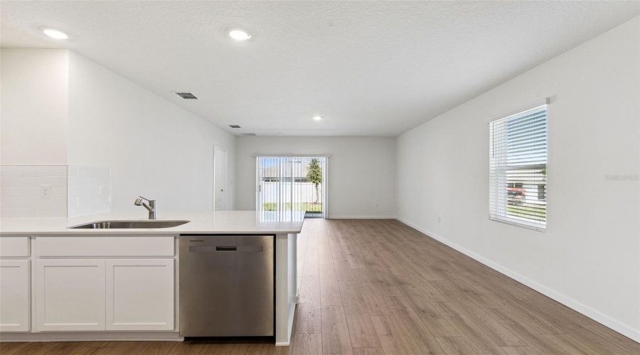 Ocoee, Florida 34761, 3 Bedroom Bedrooms, ,2 Bathroombathrooms,Residential,For Sale,Spineywood,0,Mfro6432236