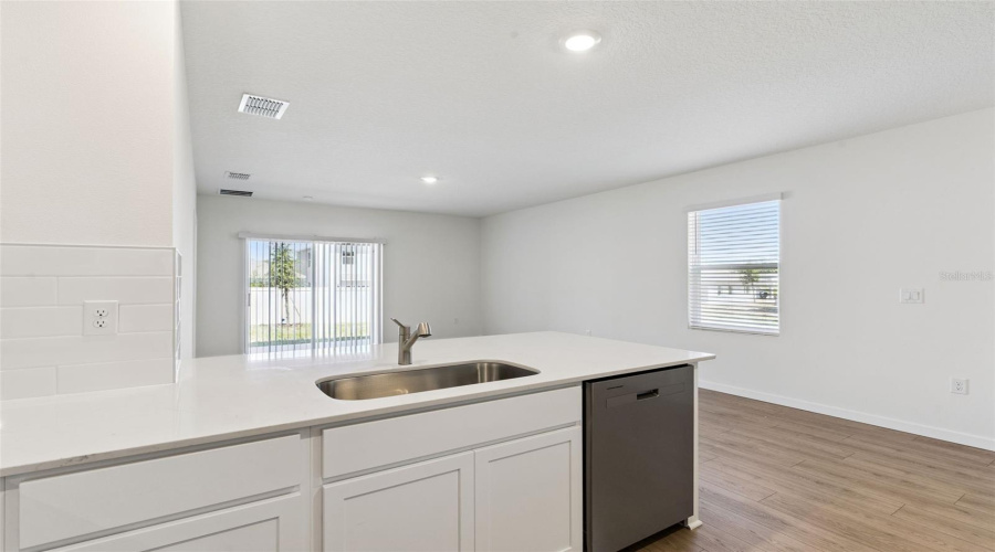 Ocoee, Florida 34761, 3 Bedroom Bedrooms, ,2 Bathroombathrooms,Residential,For Sale,Spineywood,0,Mfro6432236