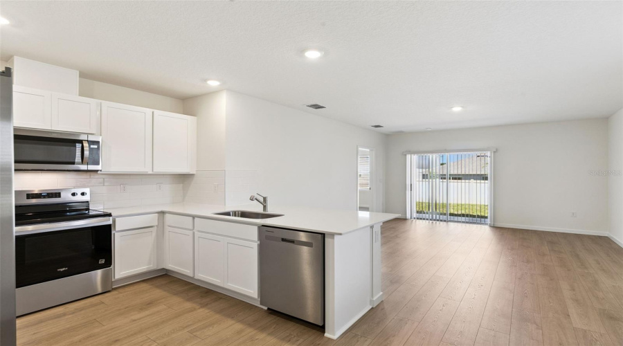 Ocoee, Florida 34761, 3 Bedroom Bedrooms, ,2 Bathroombathrooms,Residential,For Sale,Spineywood,0,Mfro6432236