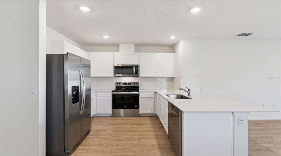 Ocoee, Florida 34761, 3 Bedroom Bedrooms, ,2 Bathroombathrooms,Residential,For Sale,Spineywood,0,Mfro6432236
