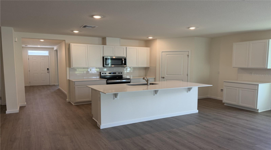 Daytona Beach, Florida 32124, 5 Bedroom Bedrooms, ,3 Bathroombathrooms,Residential,For Sale,Champion Ridge,0,Mfro6433430