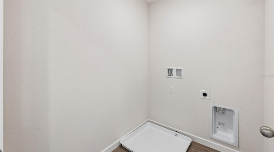 Kissimmee, Florida 34744, 3 Bedroom Bedrooms, ,2 Bathroombathrooms,Residential,For Sale,Rita,0,Mfro6426931