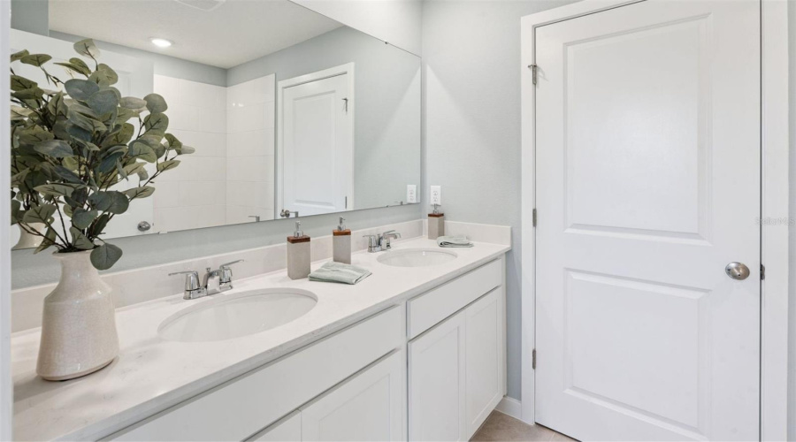 Kissimmee, Florida 34744, 3 Bedroom Bedrooms, ,2 Bathroombathrooms,Residential,For Sale,Rita,0,Mfro6426931