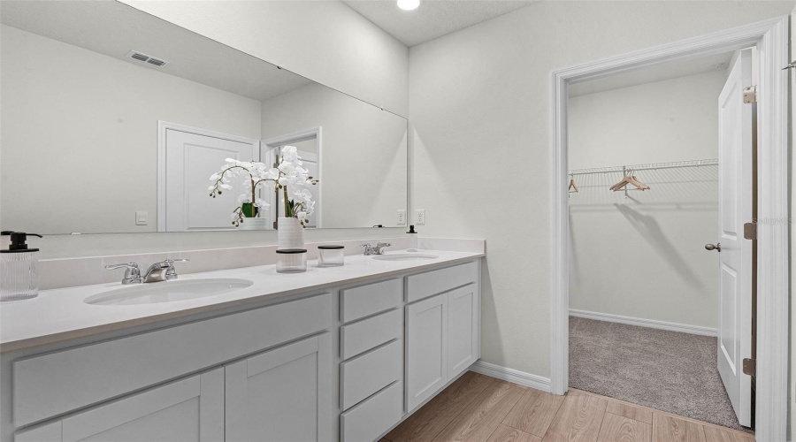 Orlando, Florida 32824, 3 Bedroom Bedrooms, ,2 Bathroombathrooms,Residential,For Sale,Chroma,0,Mfro6433602