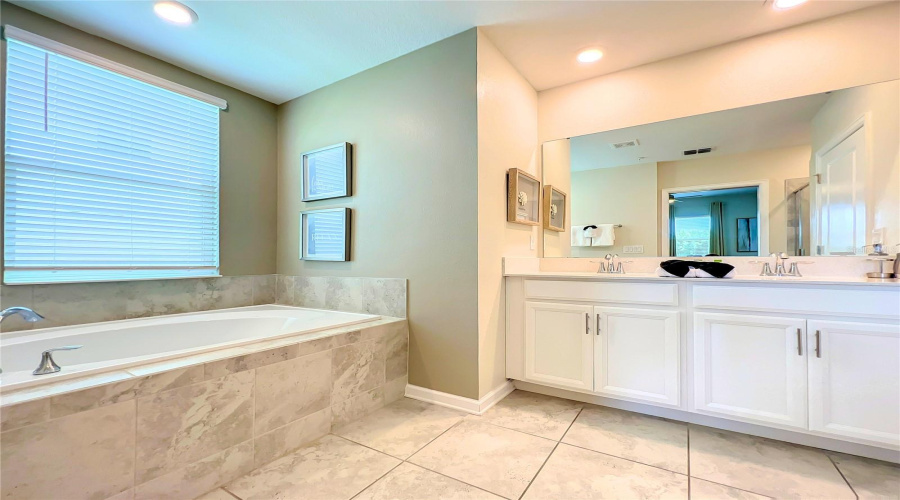 Davenport, Florida 33896, 2 Bedroom Bedrooms, ,2 Bathroombathrooms,Residential,For Sale,Ocean Course,0,Mfro6433814