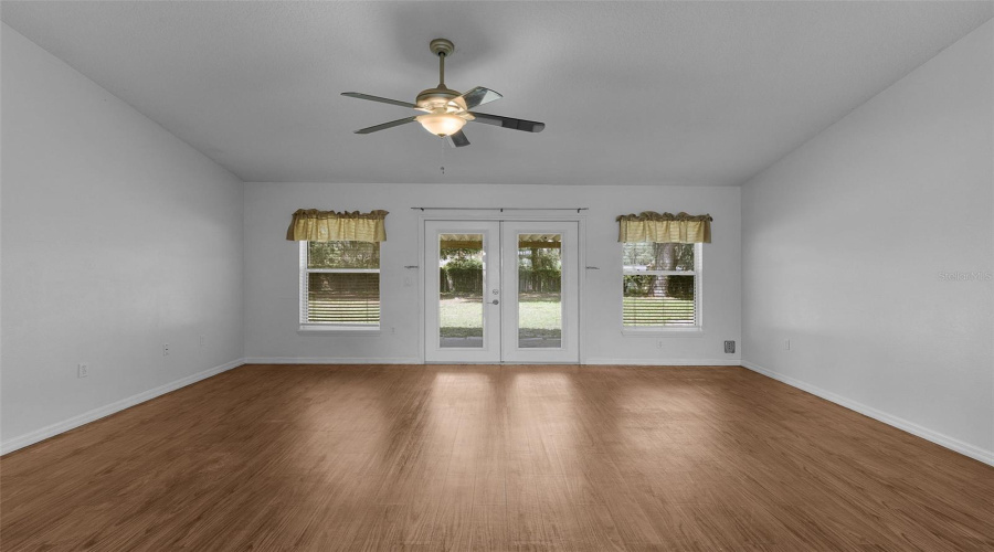 Fruitland Park, Florida 34731, 3 Bedroom Bedrooms, ,2 Bathroombathrooms,Residential,For Sale,Pine Tree,0,Mfrg5116924