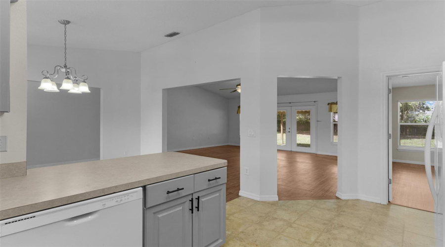 Fruitland Park, Florida 34731, 3 Bedroom Bedrooms, ,2 Bathroombathrooms,Residential,For Sale,Pine Tree,0,Mfrg5116924