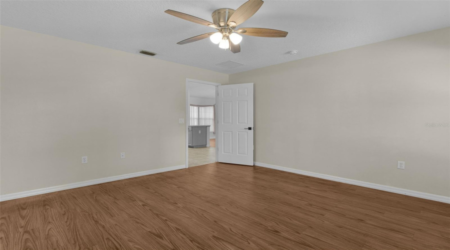 Fruitland Park, Florida 34731, 3 Bedroom Bedrooms, ,2 Bathroombathrooms,Residential,For Sale,Pine Tree,0,Mfrg5116924