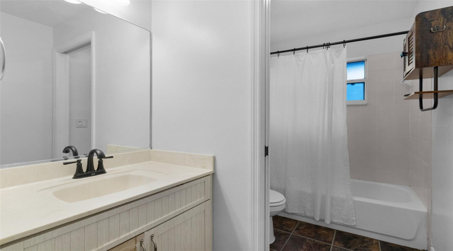 Fruitland Park, Florida 34731, 3 Bedroom Bedrooms, ,2 Bathroombathrooms,Residential,For Sale,Pine Tree,0,Mfrg5116924