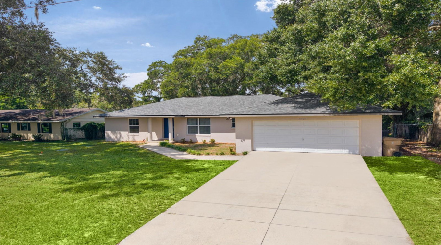 Fruitland Park, Florida 34731, 3 Bedroom Bedrooms, ,2 Bathroombathrooms,Residential,For Sale,Pine Tree,0,Mfrg5116924
