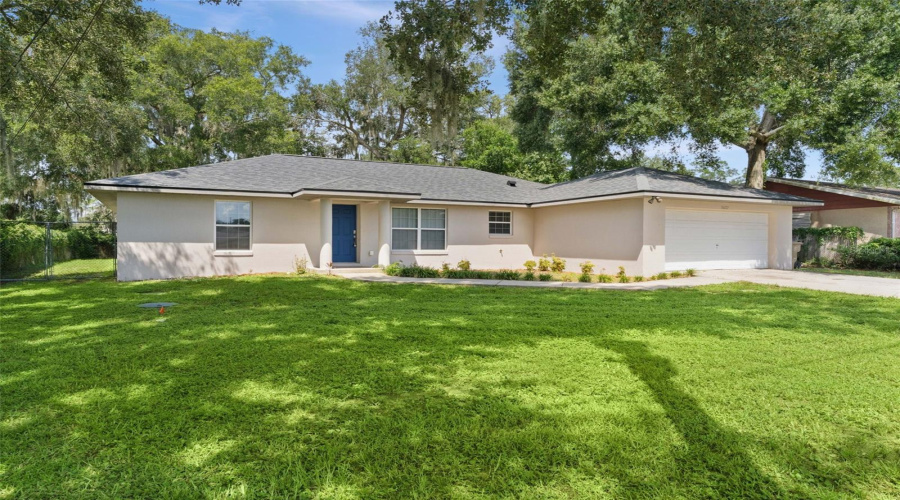 Fruitland Park, Florida 34731, 3 Bedroom Bedrooms, ,2 Bathroombathrooms,Residential,For Sale,Pine Tree,0,Mfrg5116924