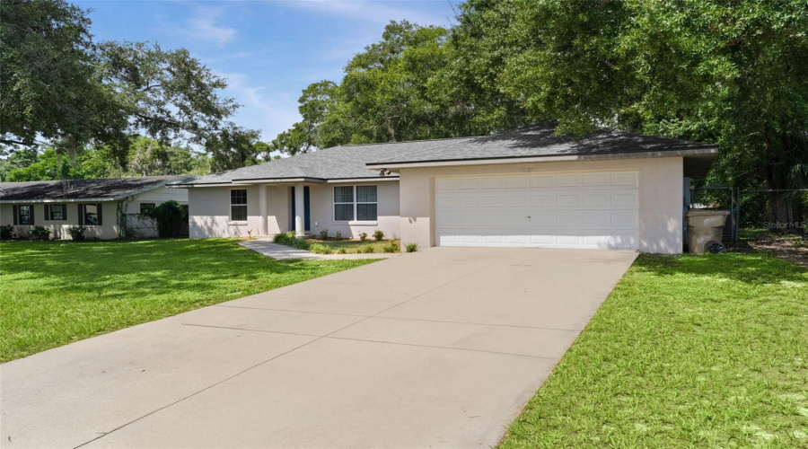 Fruitland Park, Florida 34731, 3 Bedroom Bedrooms, ,2 Bathroombathrooms,Residential,For Sale,Pine Tree,0,Mfrg5116924