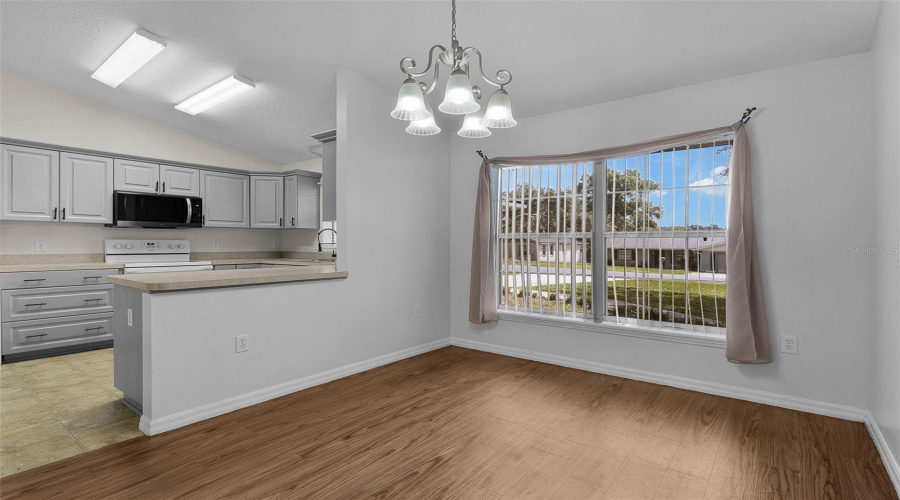 Fruitland Park, Florida 34731, 3 Bedroom Bedrooms, ,2 Bathroombathrooms,Residential,For Sale,Pine Tree,0,Mfrg5116924